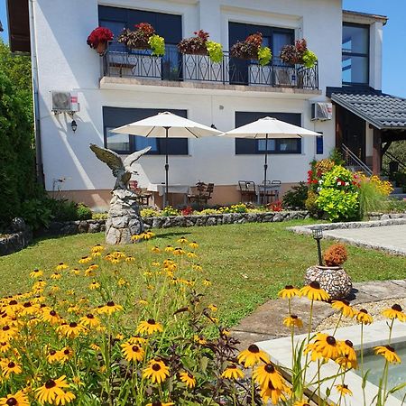 Guesthouse Vila Slunj Exterior photo